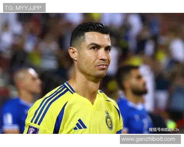 用碎手机拼搏成名的足球明星背后的励志故事与奋斗历程