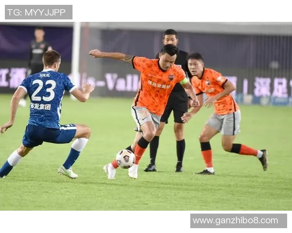 深圳足球队逆袭之路揭秘：从低谷到巅峰的奋斗故事与荣耀时刻