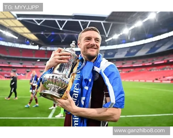 莫西干头足球明星的传奇人生与赛场风采解析